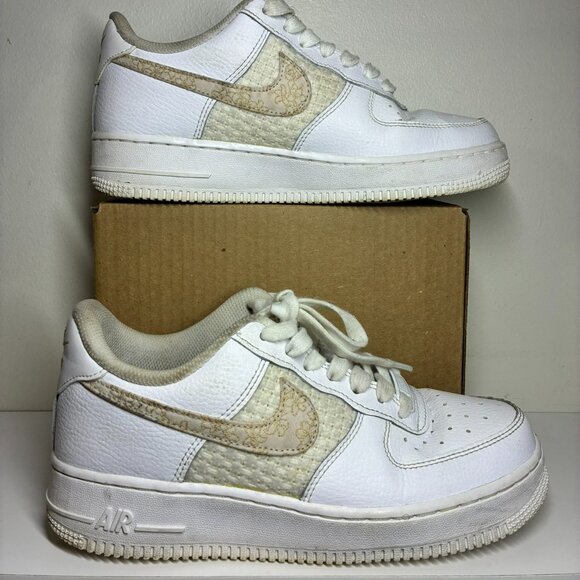 Nike Air Force 1 '07 SE White/Flower Sneakers Women's Size 8 D09458-100 - Picture 1 of 8